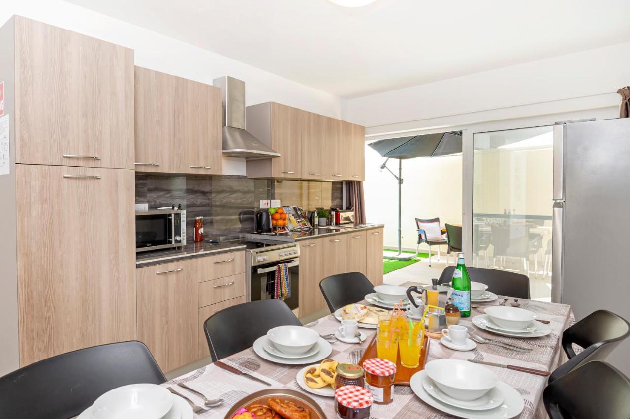 Summer Breeze 3 Bedroom Family Maisonette With Sunny Terrace In Mellieha - By Getawaysmalta Εξωτερικό φωτογραφία