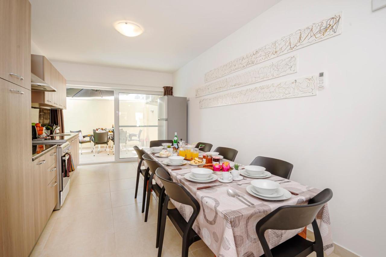Summer Breeze 3 Bedroom Family Maisonette With Sunny Terrace In Mellieha - By Getawaysmalta Εξωτερικό φωτογραφία