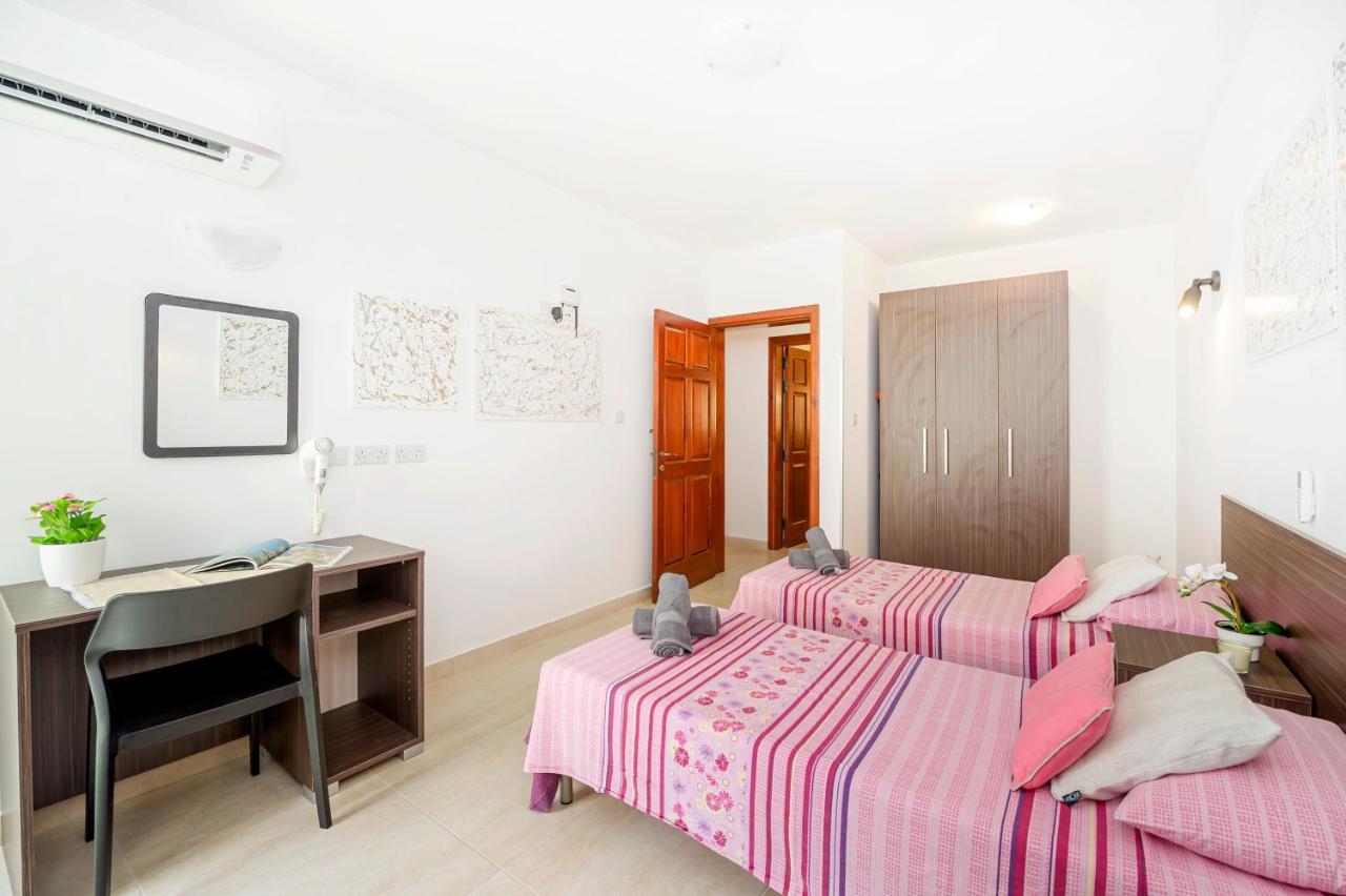 Summer Breeze 3 Bedroom Family Maisonette With Sunny Terrace In Mellieha - By Getawaysmalta Εξωτερικό φωτογραφία