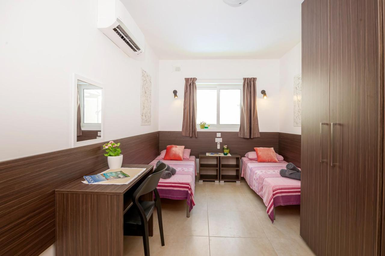 Summer Breeze 3 Bedroom Family Maisonette With Sunny Terrace In Mellieha - By Getawaysmalta Εξωτερικό φωτογραφία