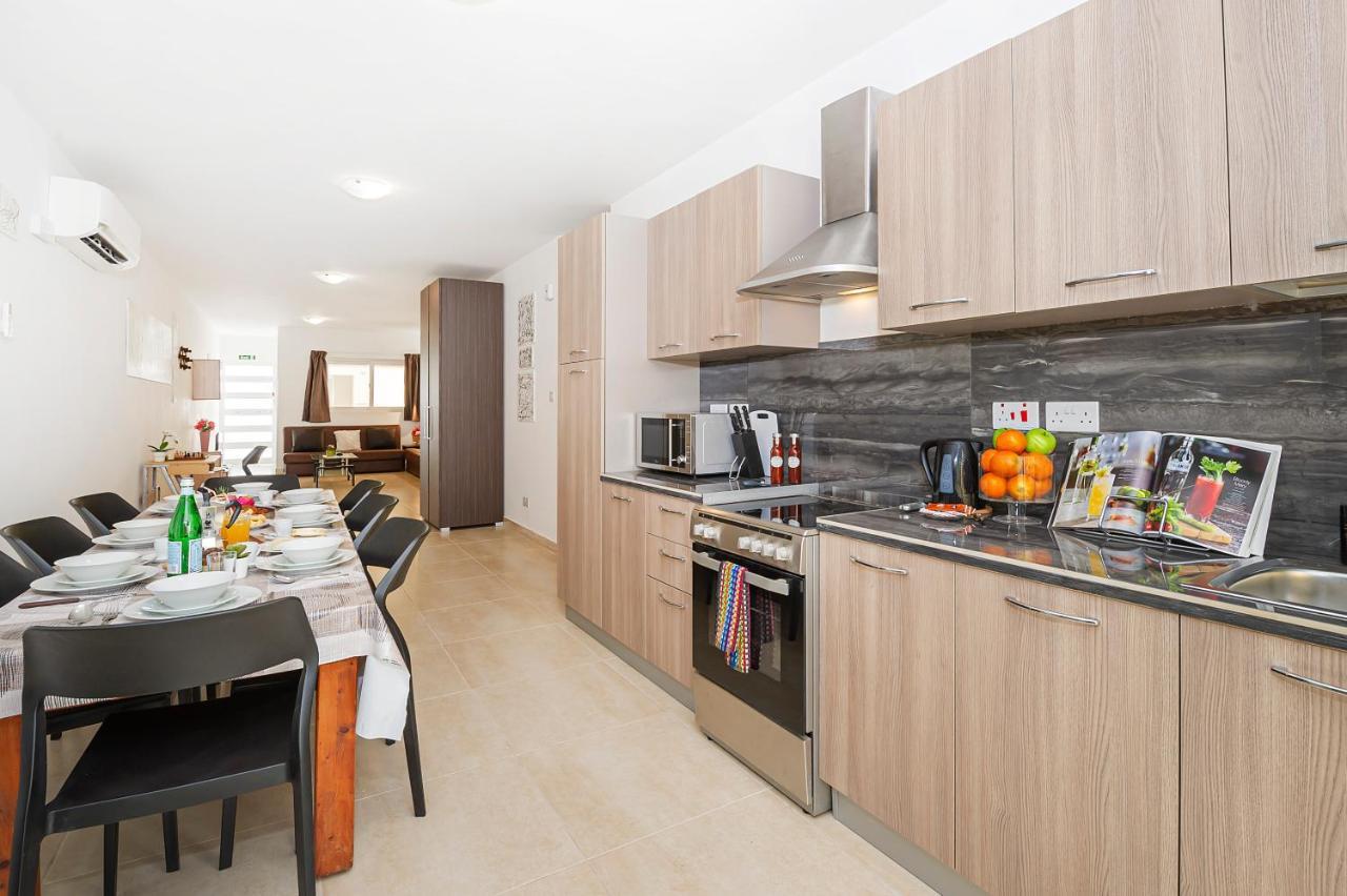 Summer Breeze 3 Bedroom Family Maisonette With Sunny Terrace In Mellieha - By Getawaysmalta Εξωτερικό φωτογραφία